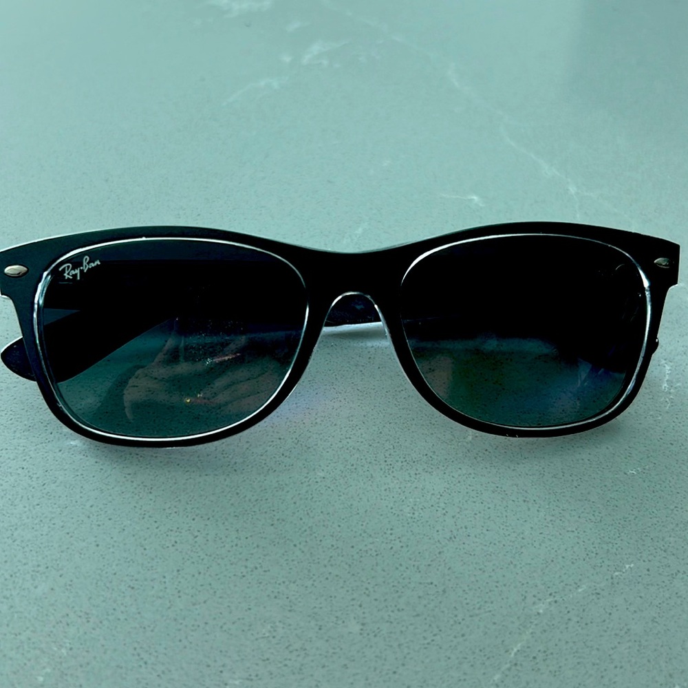 Ray ban